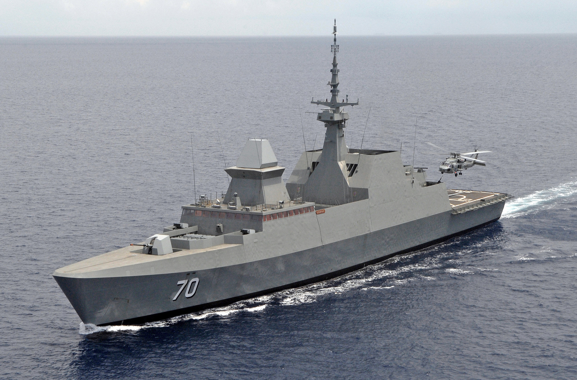 (3)_Singapore_Navy_guided-missile_frigate_RSS_Steadfast.jpg